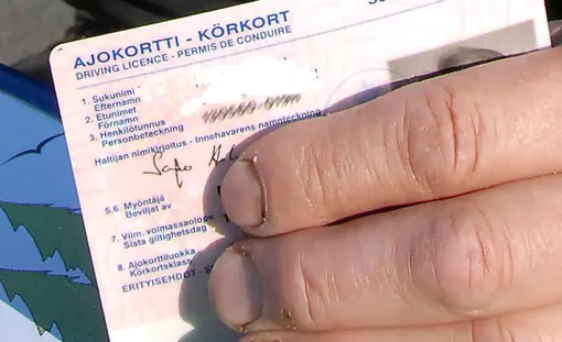 Osta rekisteröity ajokortti